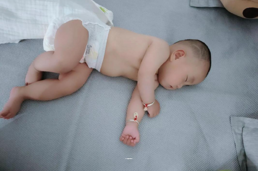 锡林郭勒怀孕多久会显肚子